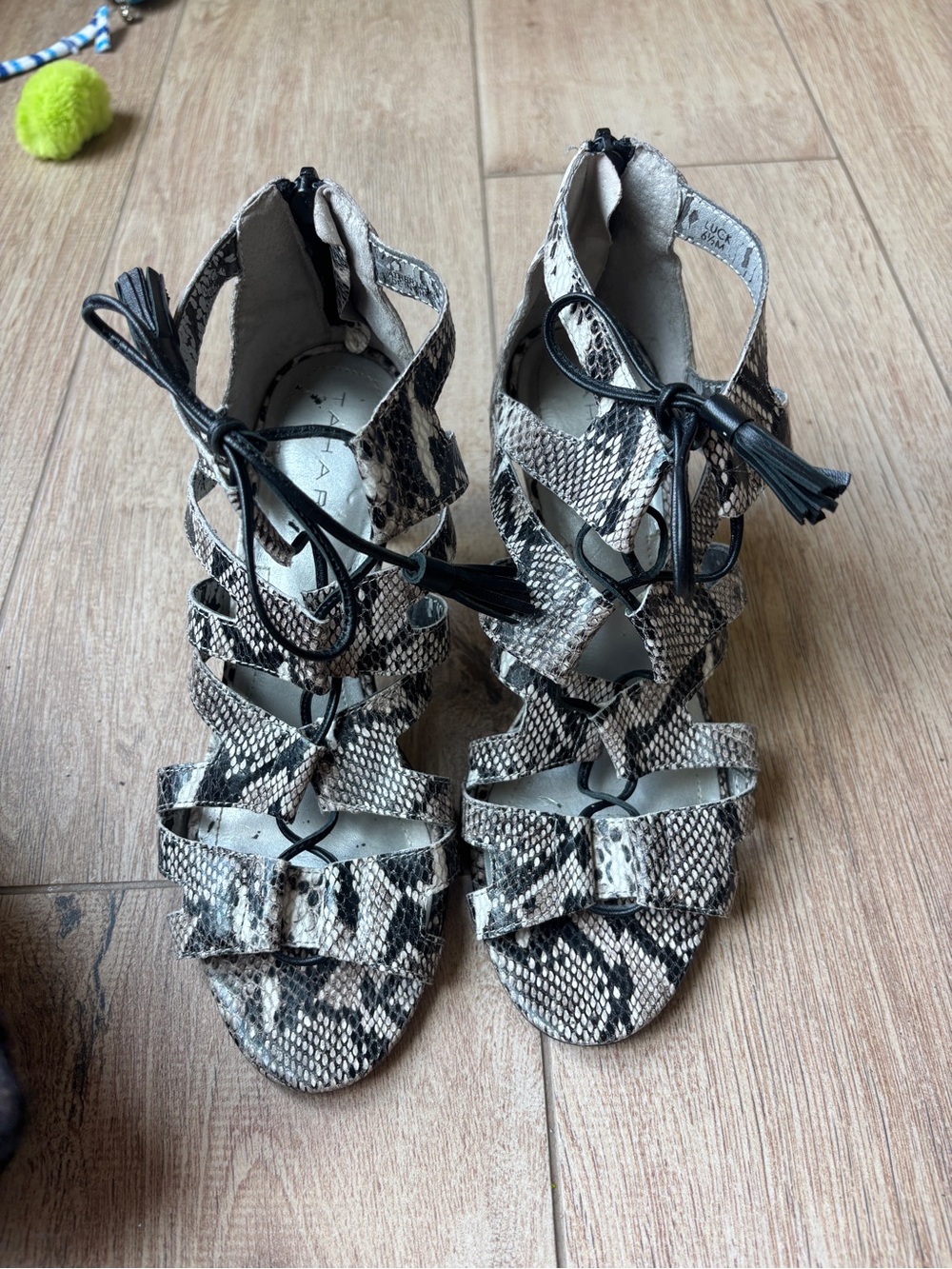 Tahari Black & White Snake Print Heels – Size 6.5 | Vintage